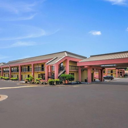 Quality Inn Fredericksburg-Central Park Area Eksteriør billede