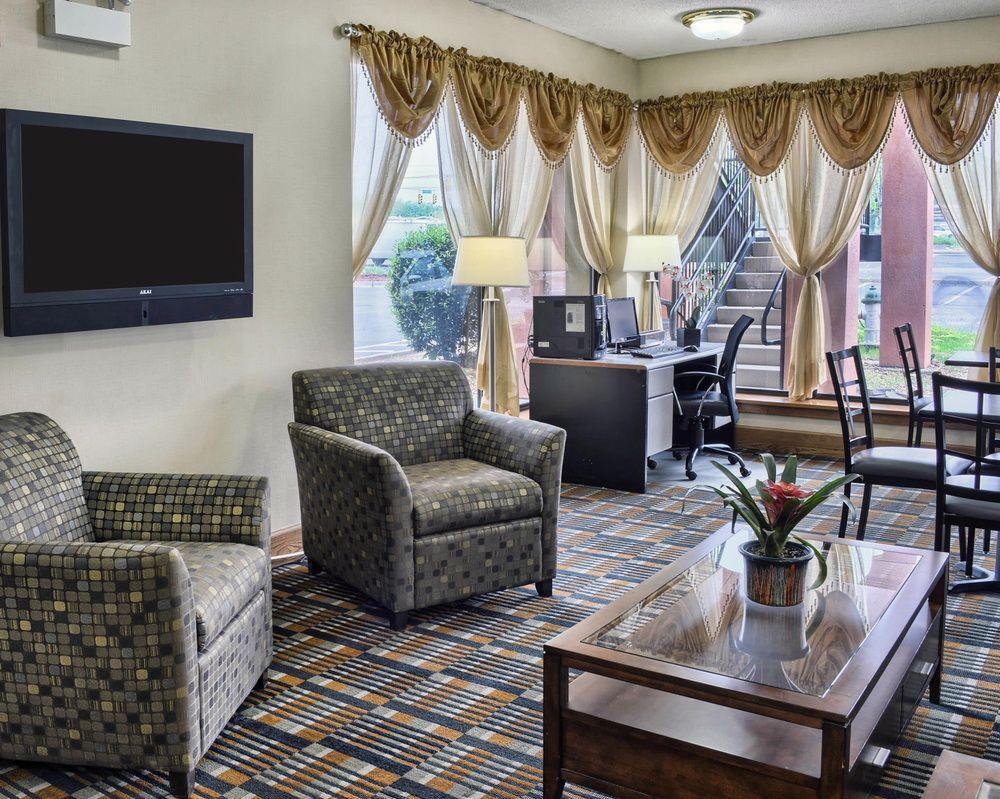 Quality Inn Fredericksburg-Central Park Area Eksteriør billede