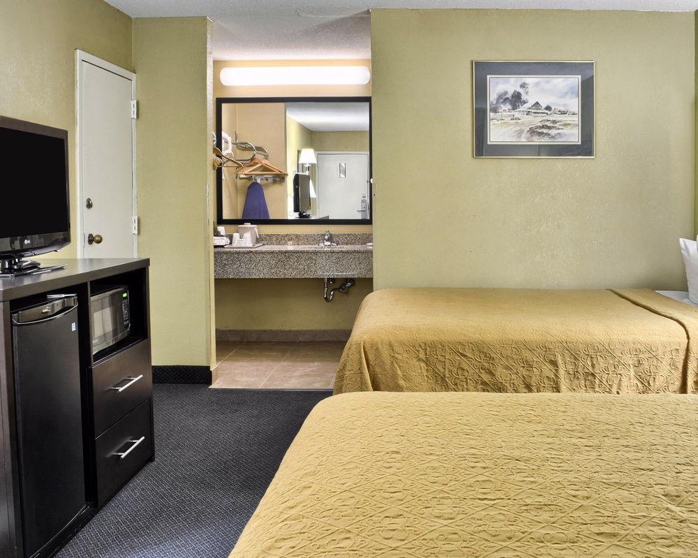Quality Inn Fredericksburg-Central Park Area Eksteriør billede