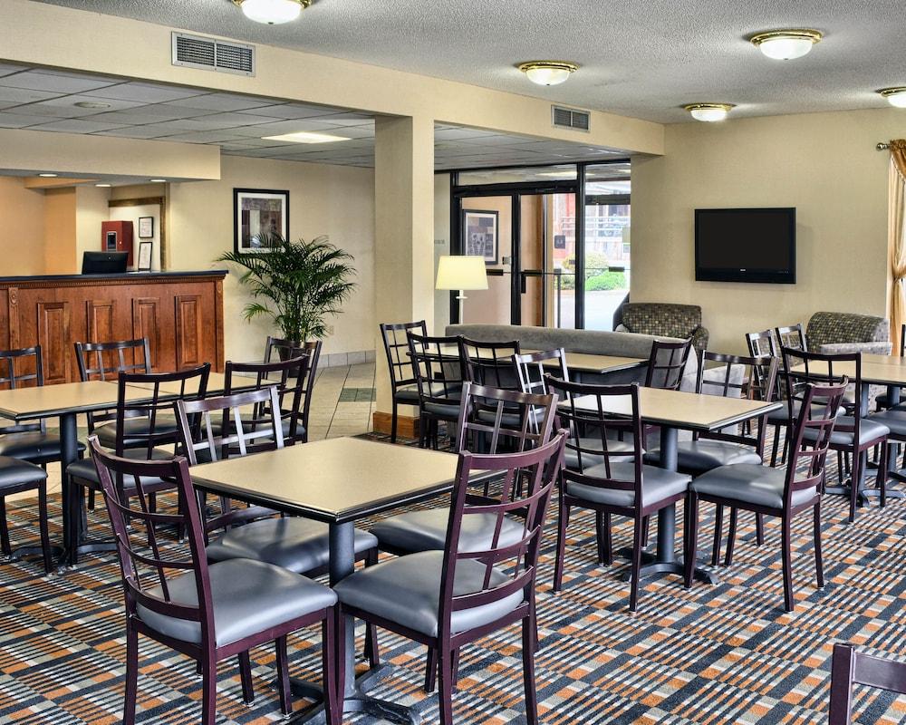 Quality Inn Fredericksburg-Central Park Area Eksteriør billede