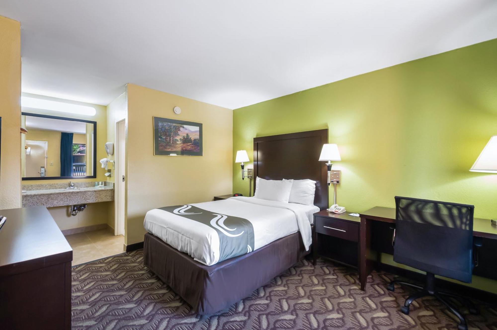 Quality Inn Fredericksburg-Central Park Area Eksteriør billede