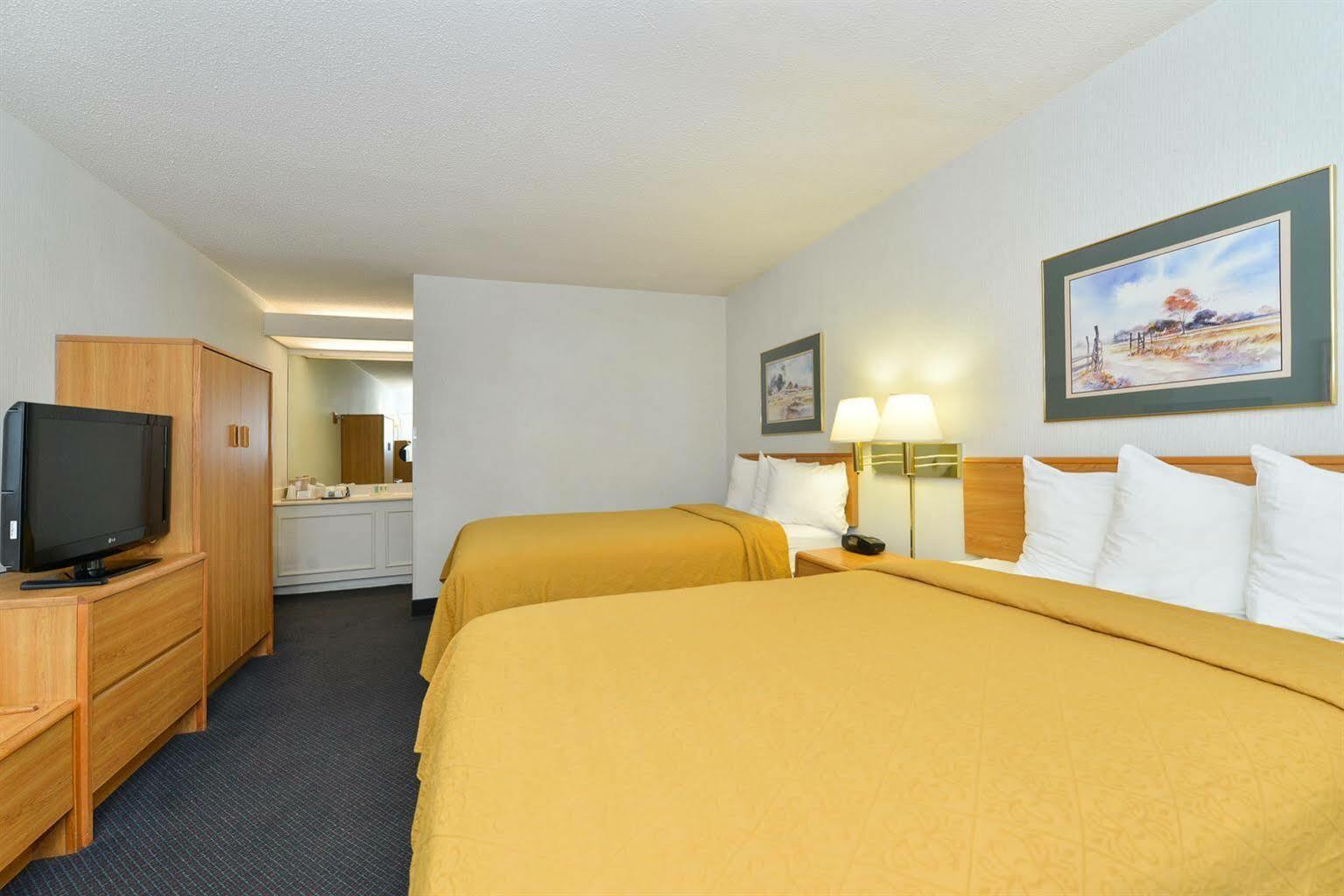 Quality Inn Fredericksburg-Central Park Area Eksteriør billede