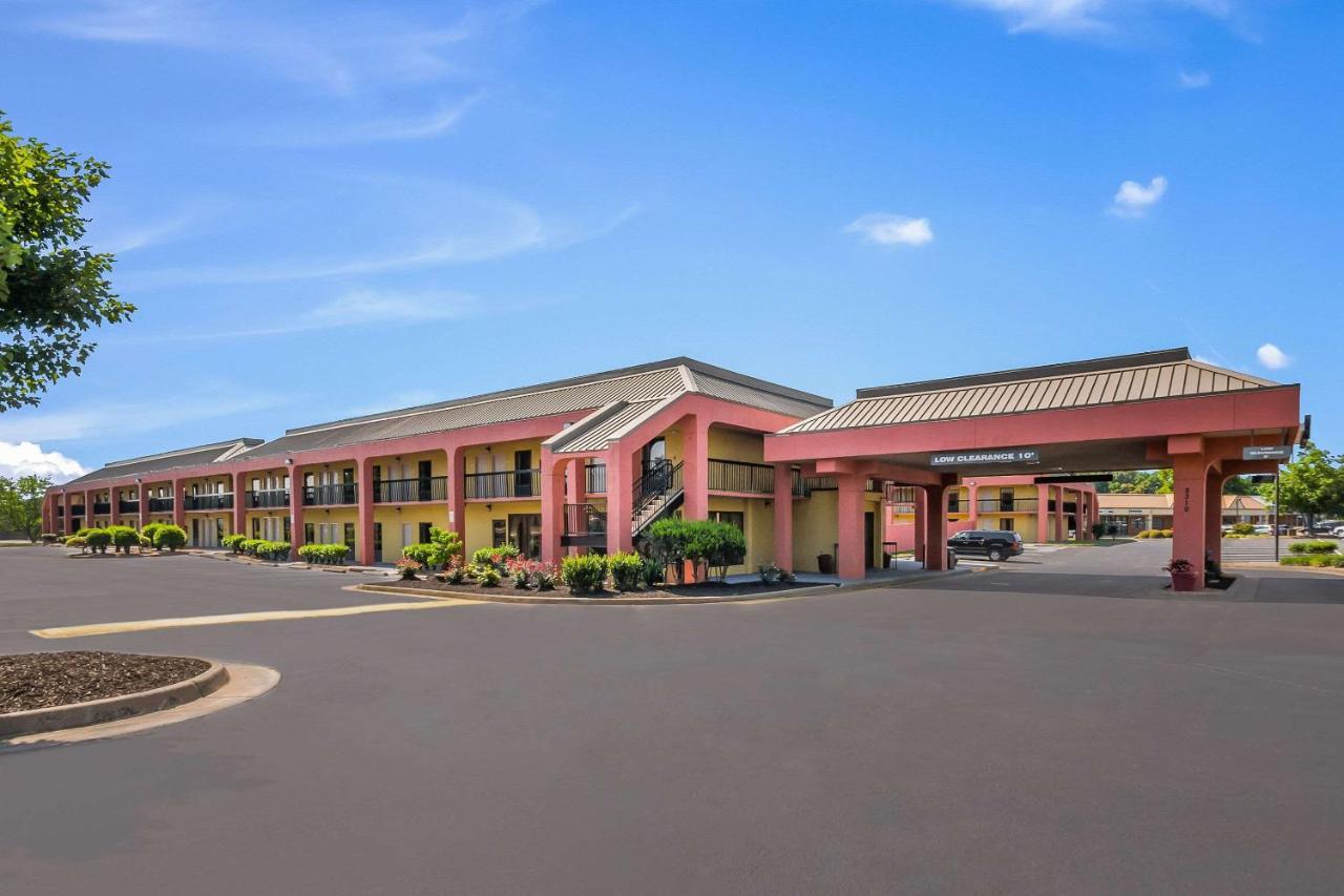 Quality Inn Fredericksburg-Central Park Area Eksteriør billede