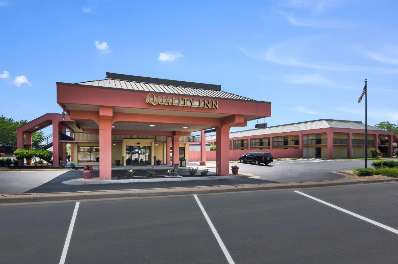 Quality Inn Fredericksburg-Central Park Area Eksteriør billede